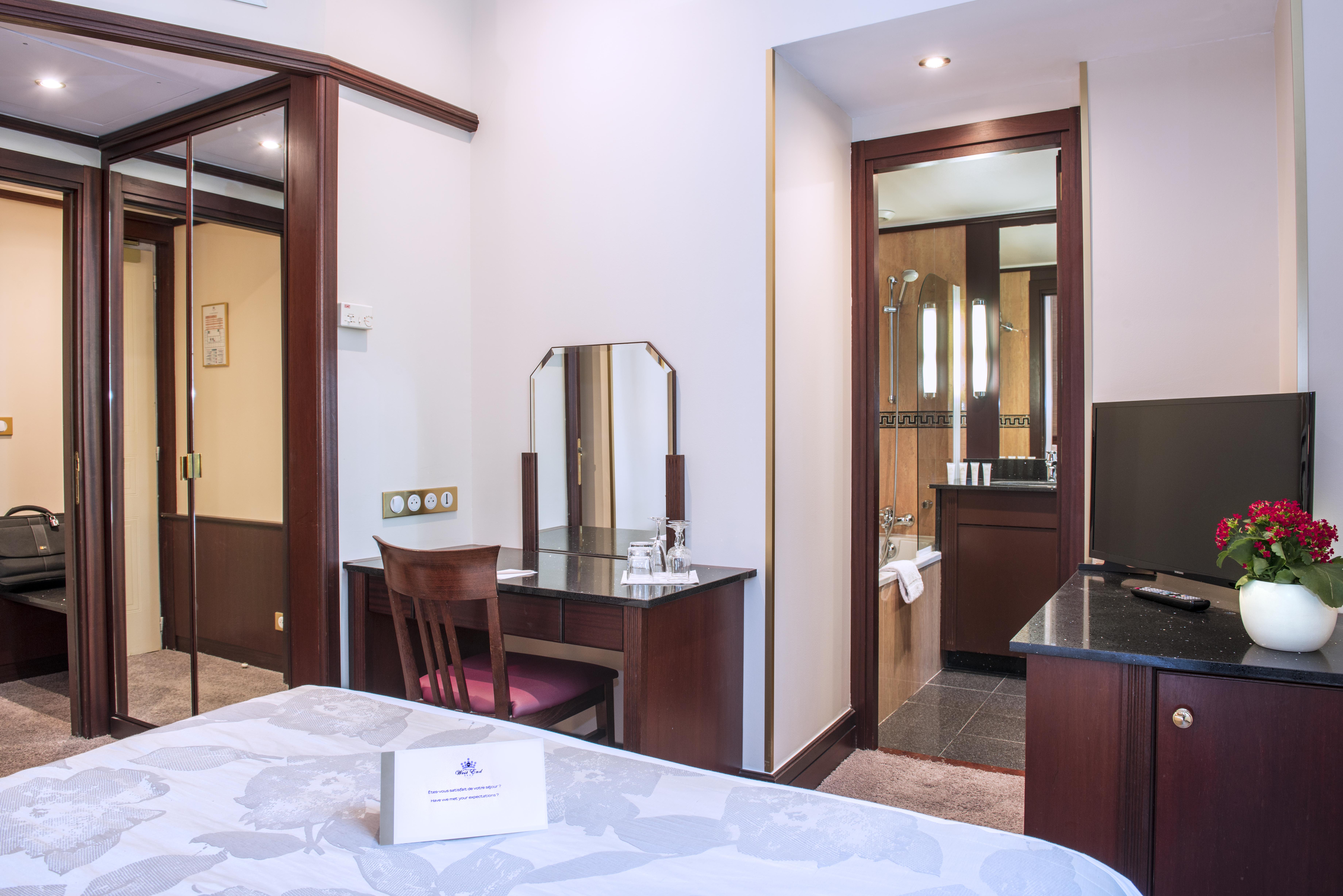West End Promenade 4*